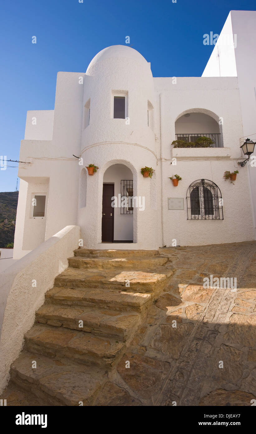 Traditional white spanish house hi-res stock photography and images - Alamy