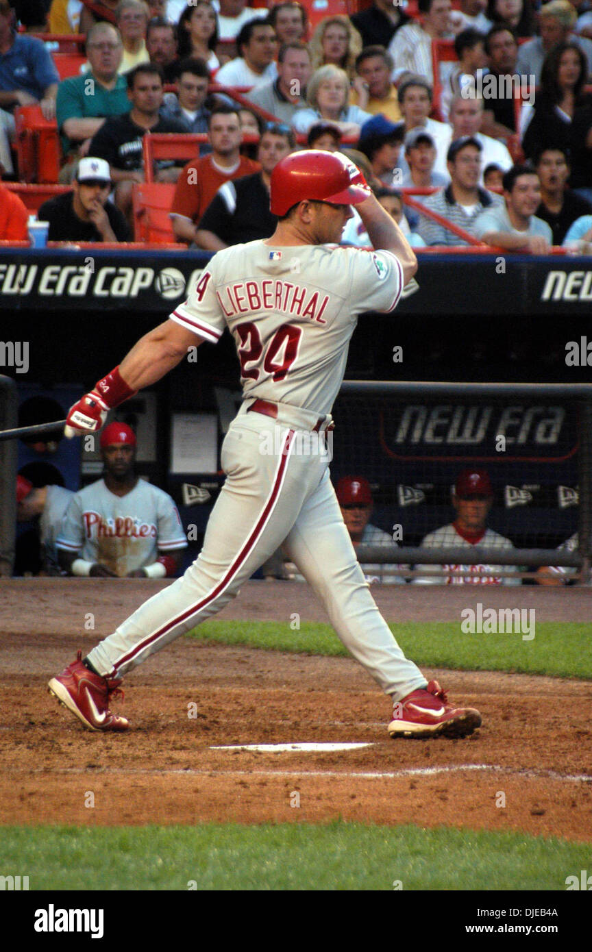 2004 phillies hi-res stock photography and images - Alamy