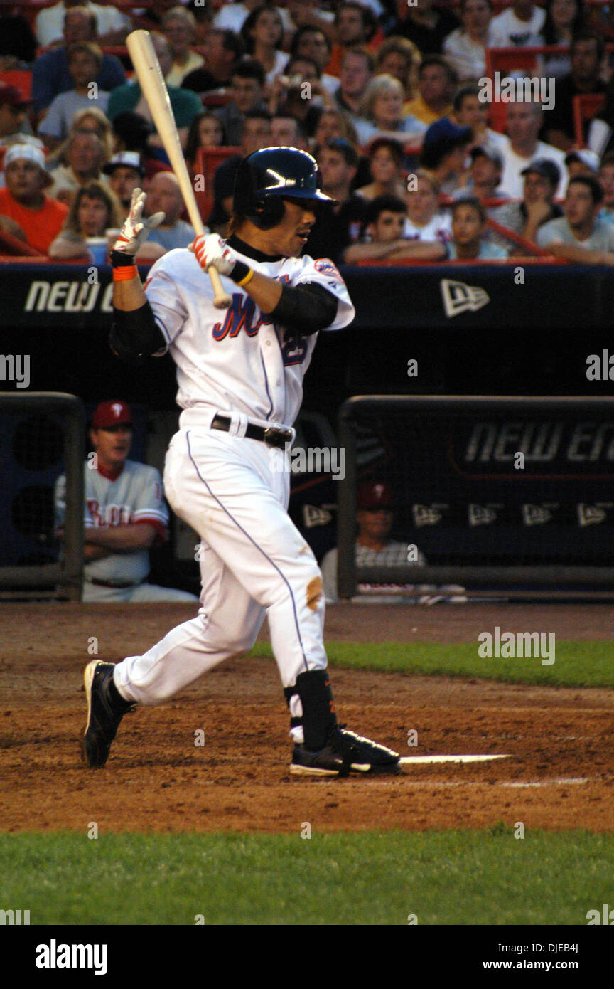 2004 phillies hi-res stock photography and images - Alamy