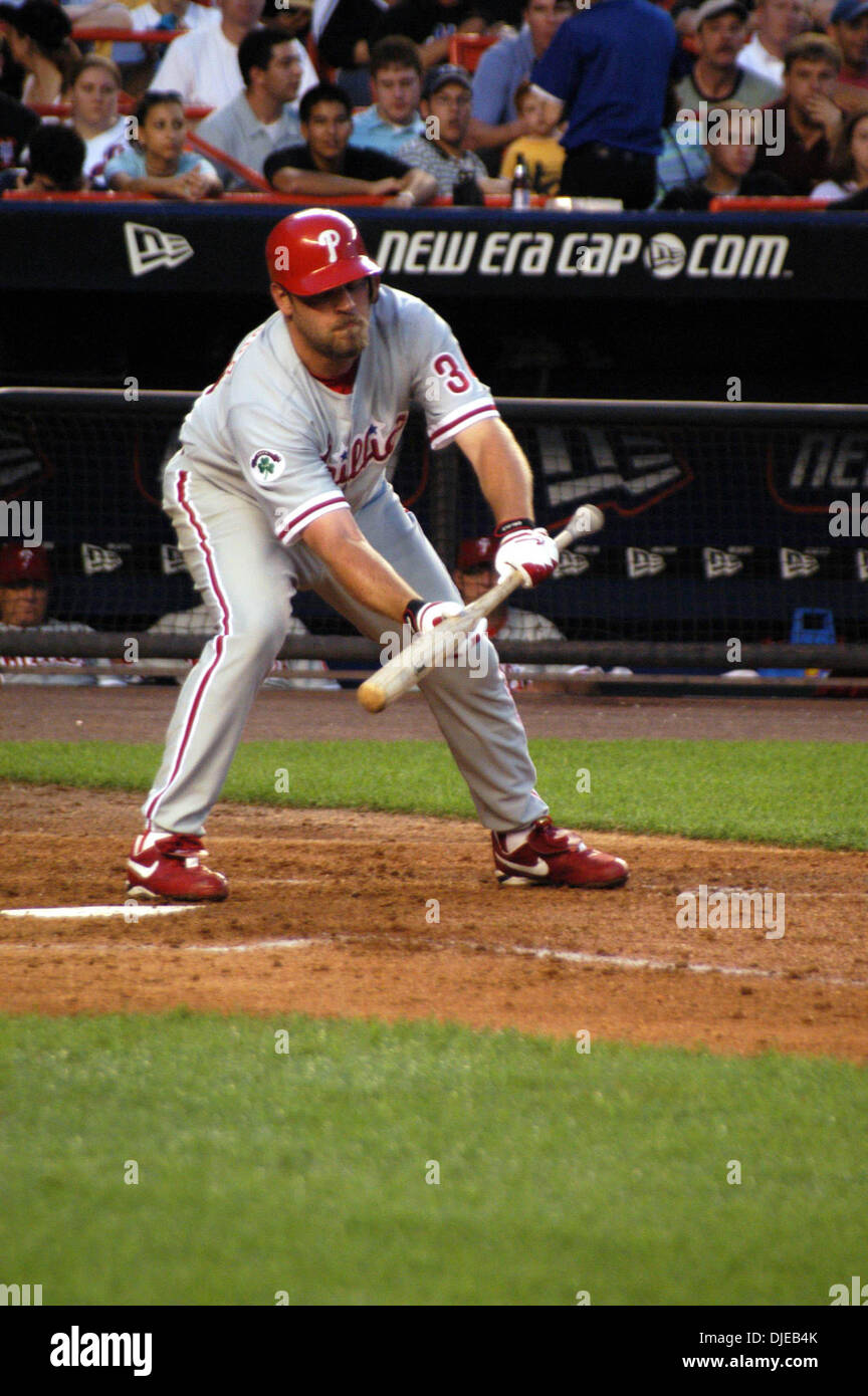 2004 phillies hi-res stock photography and images - Alamy