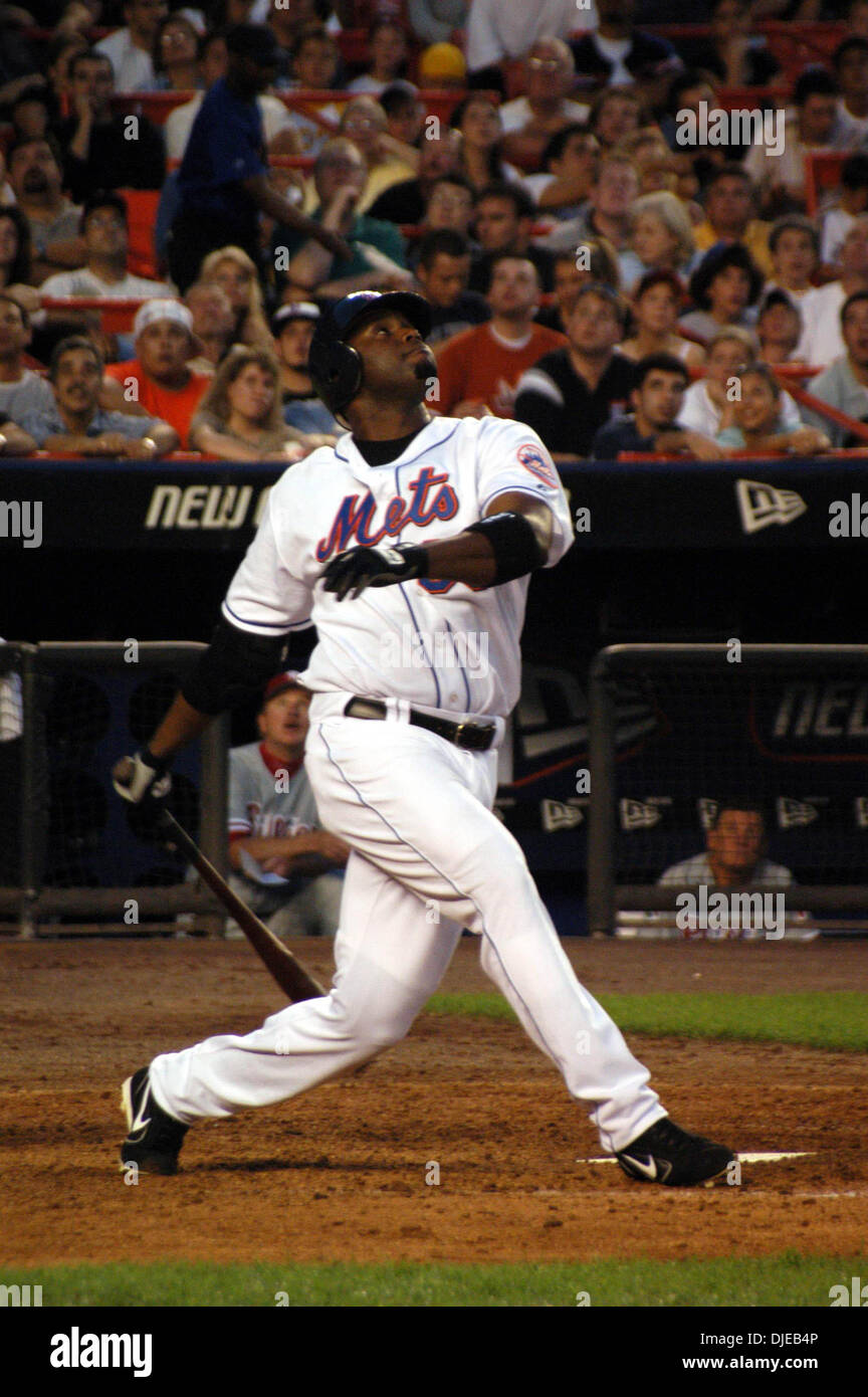 2004 phillies hi-res stock photography and images - Alamy