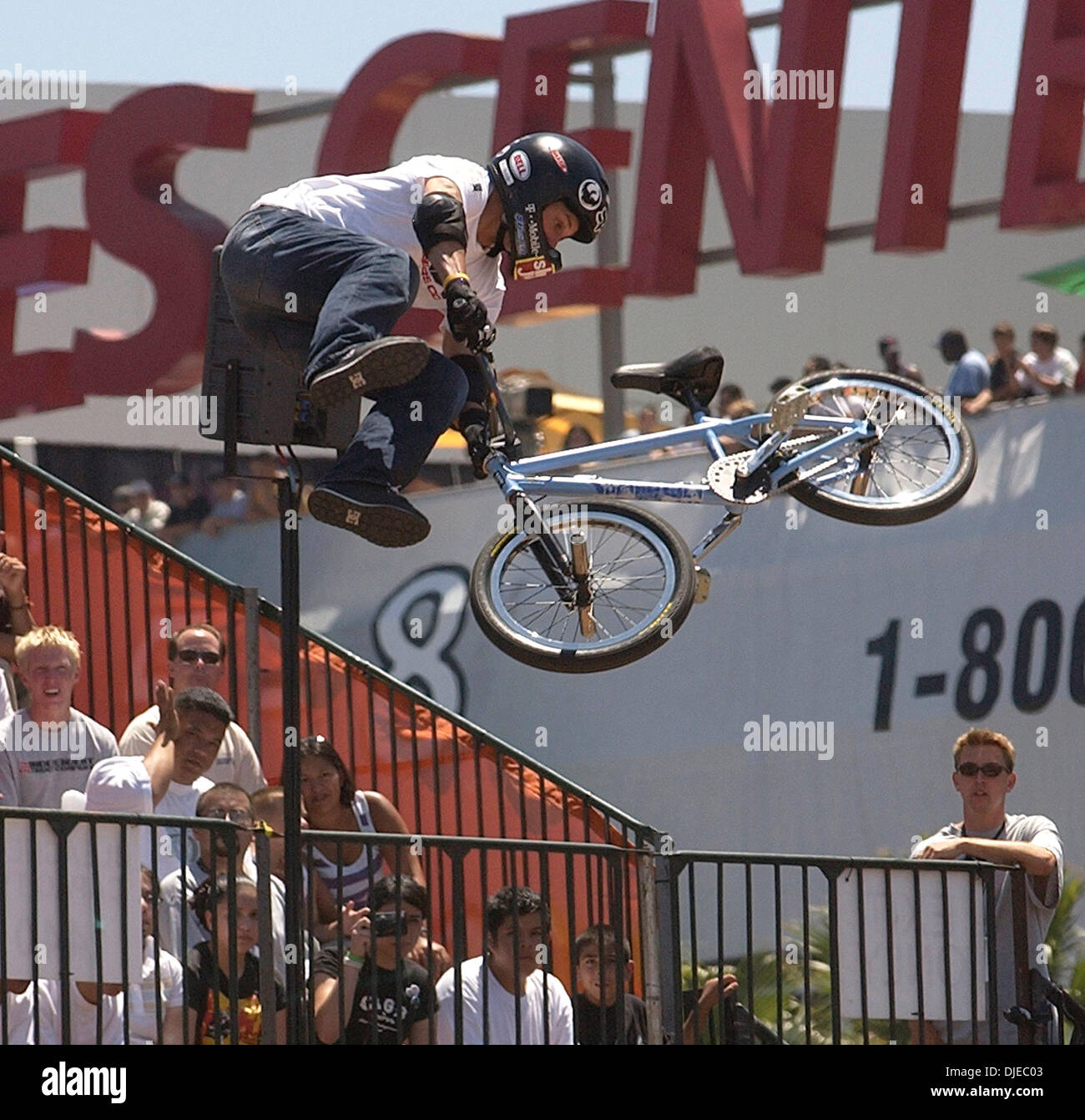 Aug 07, 2004; Los Angeles, CA, USA; Pro BMX rider DAVE MIRRA competes  during the finals of Bike Stunt Park during X Games X Stock Photo - Alamy