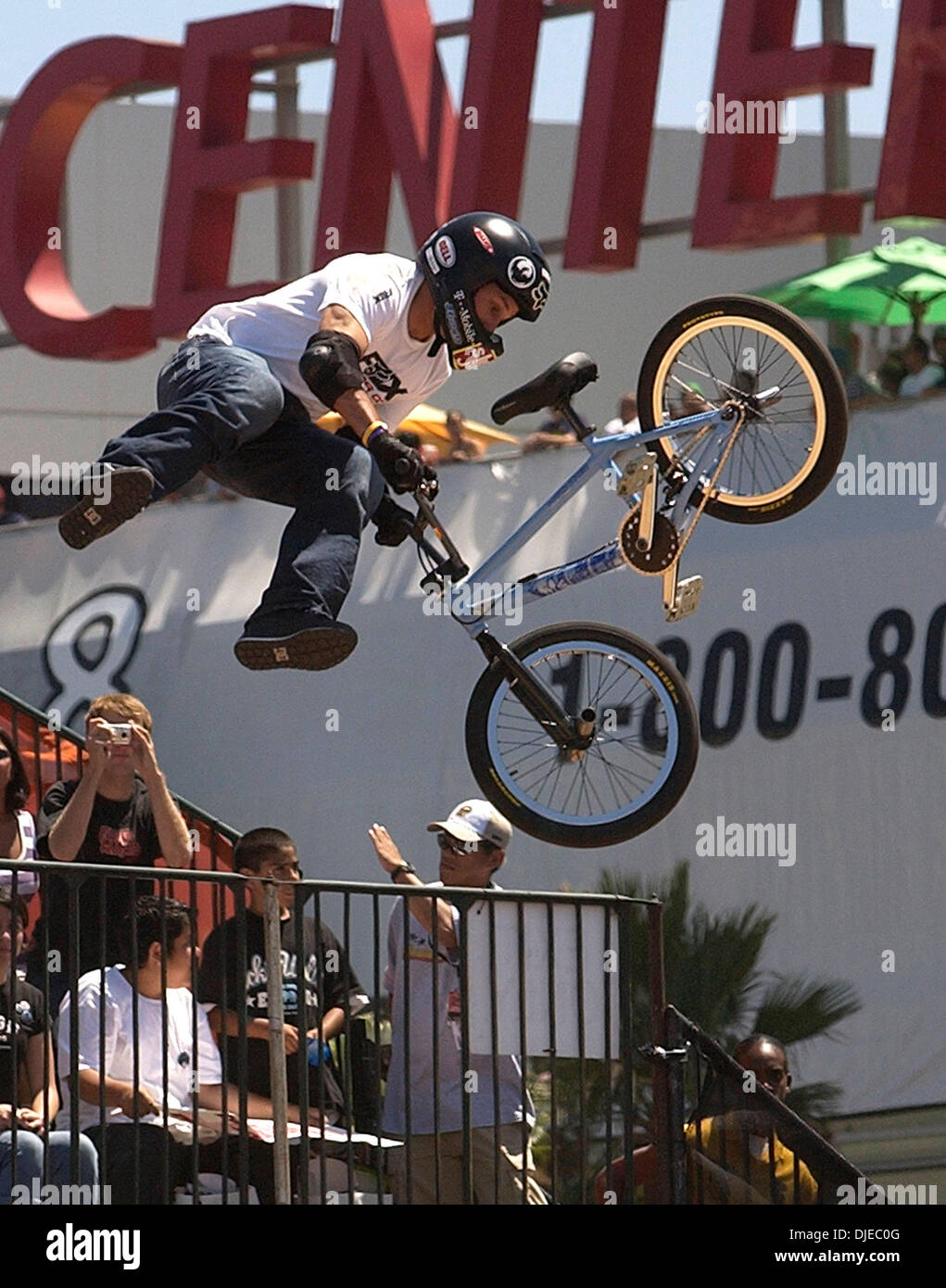 Unmanned limbs sphere Aug 07, 2004; Los Angeles, CA, USA; Pro BMX rider DAVE MIRRA competes  during the finals of Bike Stunt Park during X Games X Stock Photo - Alamy