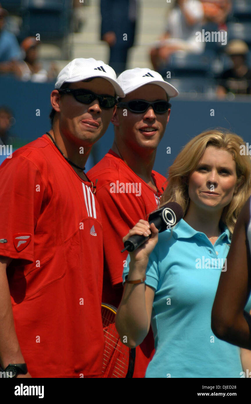 Aug 28, 2004; NYC, NY, USA; Tennis player BOB BRYAN and brother with