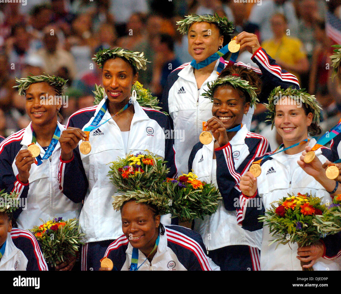 2004 usa olympic basketball hi-res stock photography and images - Alamy