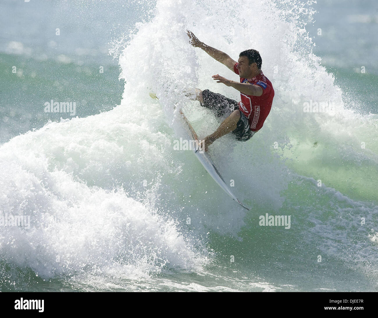 Sep 02, 2004; Hebara Beach, Chiba, Japan; Australian JOEL PARKINSON scored a narrow victory over compatriots Kieren Perrow (Byron Bay, NSW) and Luke Hitchings (Sydney, NSW) to advance to round threef the Quiksilver Pro Japan which is the sixth of 12 of events for the men on the 2004 Fosters ASP World Tour and features the top 45 surfers in world and three wild card surfers. Stock Photo