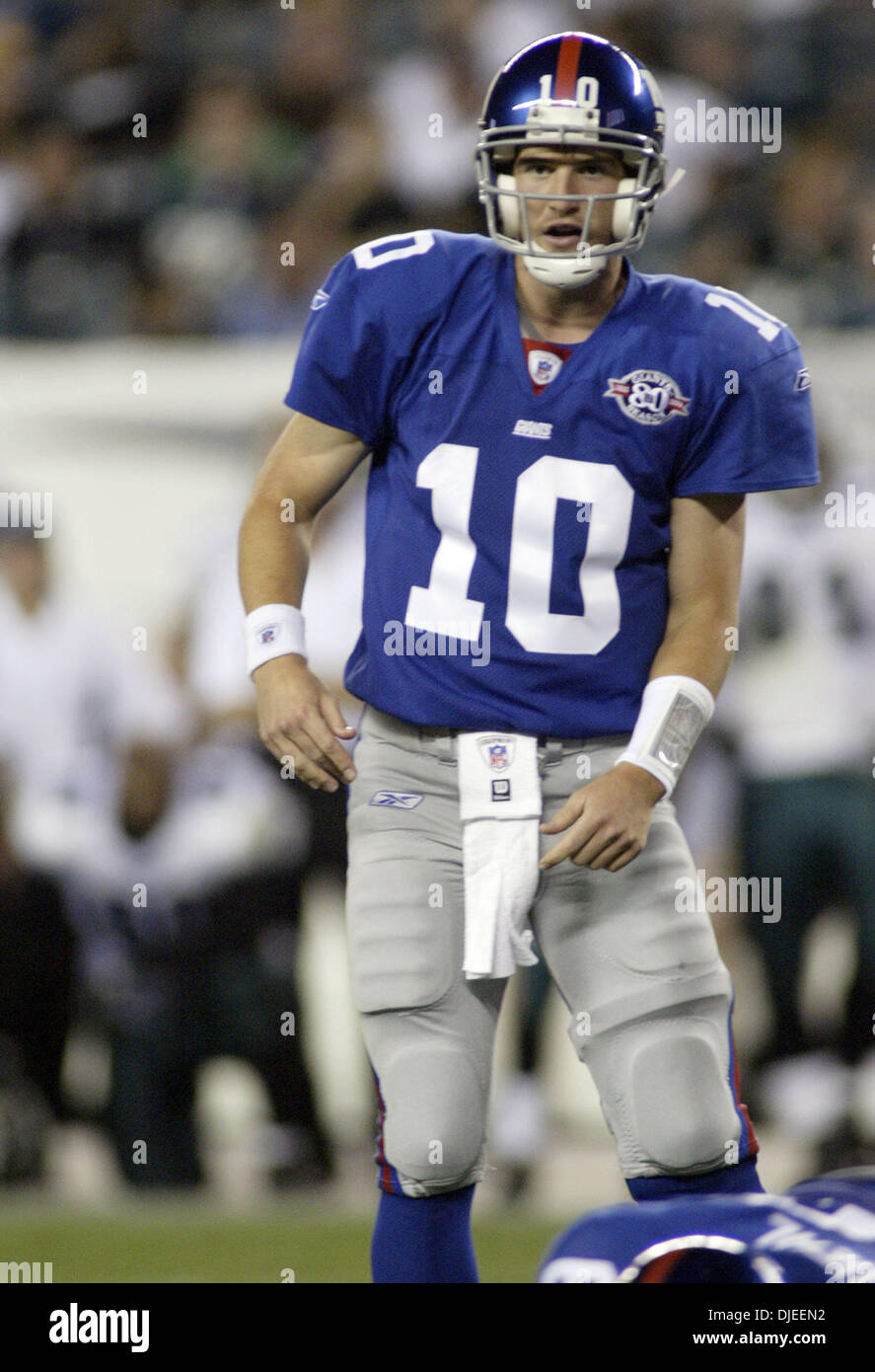 Sep 12, 2004; Philadelphia, PA, USA; NY Giants' quarterback ELI MANNING  looks at the sideline for a play in the 4th quarter of the New York Giants  v. Philadelphia Eagles football game