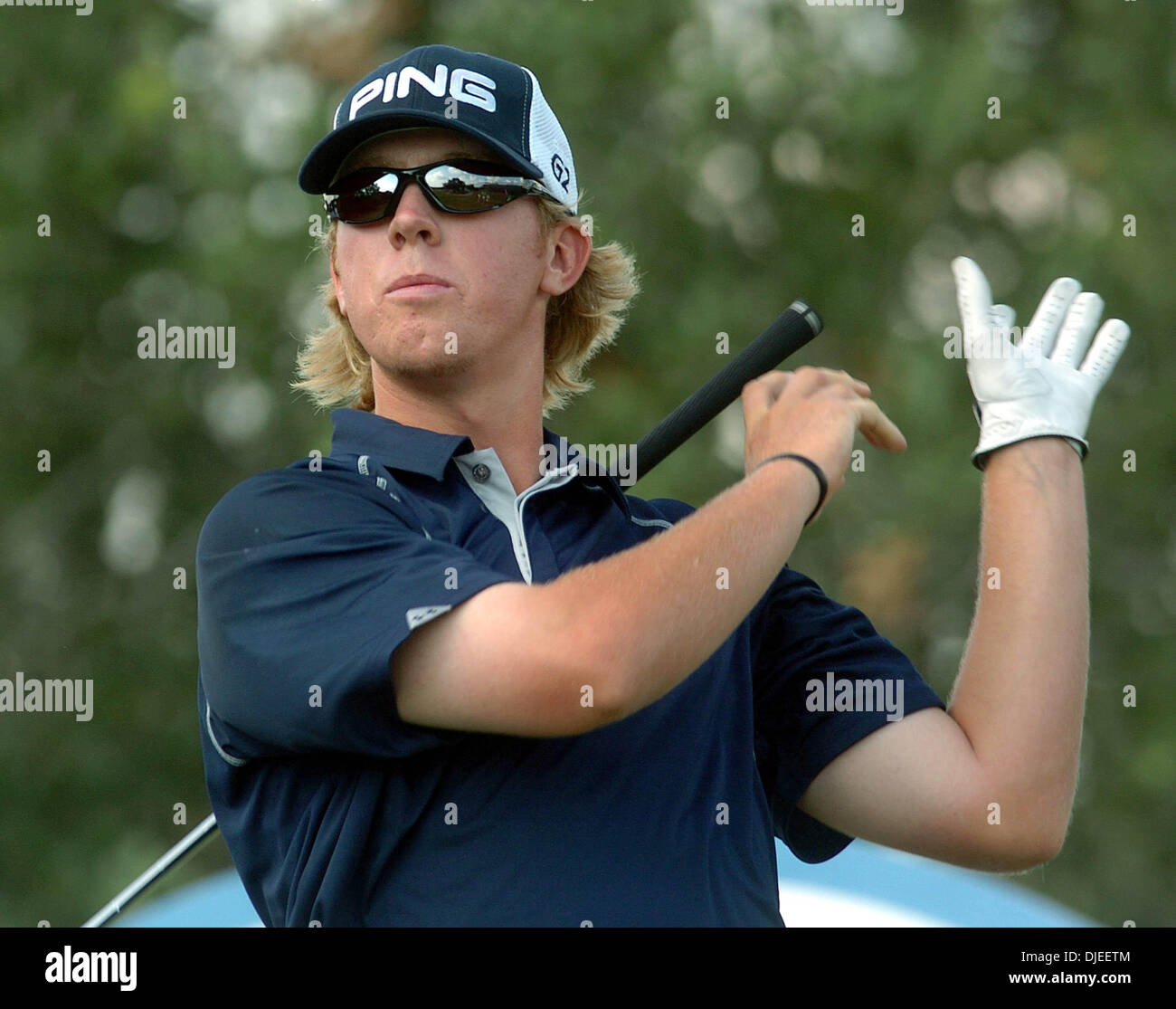 Hunter mahan 2024 sunglasses under armour