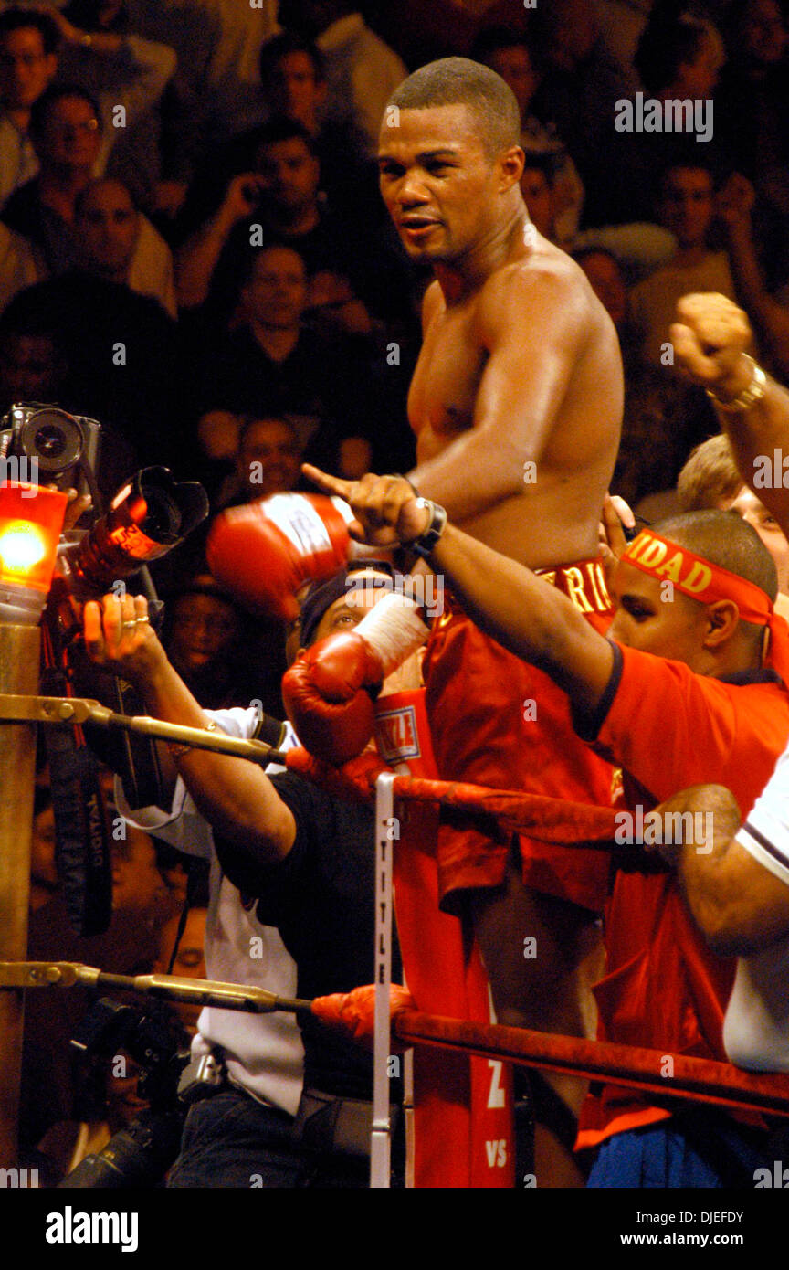 Boxing promoter Don King presents 3 time world champion