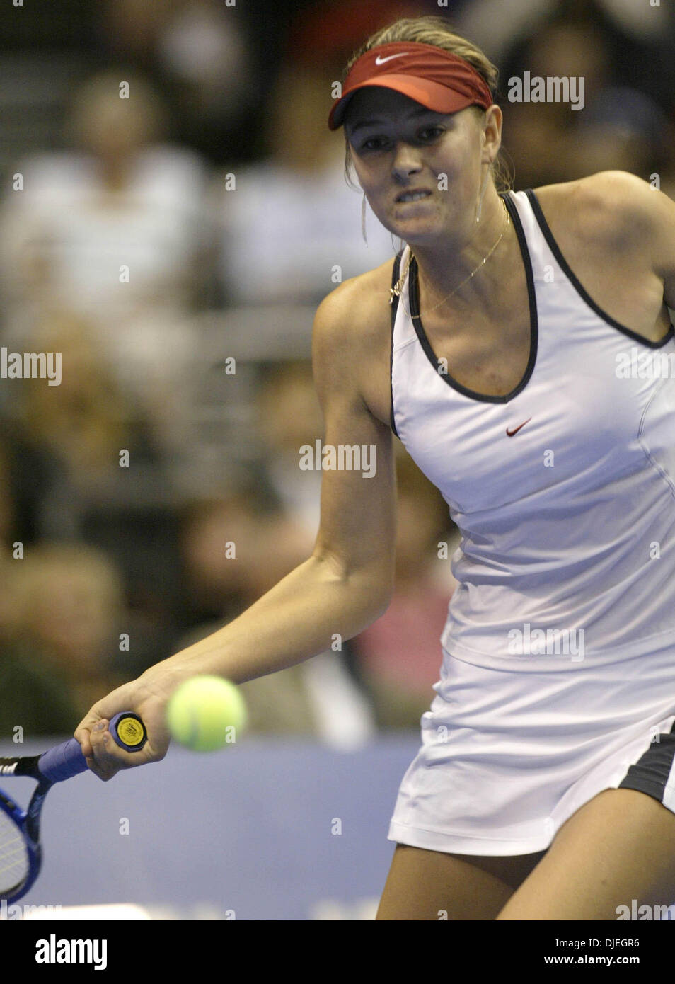 Nov 11, 2004; Los Angeles, CA, USA; MARIA SHARAPOVA of Russia playing against Vera Zvonareva of Rusia during their tennis match at the 2004 WTA Tour Championships Friday 11 November 2004 at the Staples Center in Los Angeles, California. Stock Photo