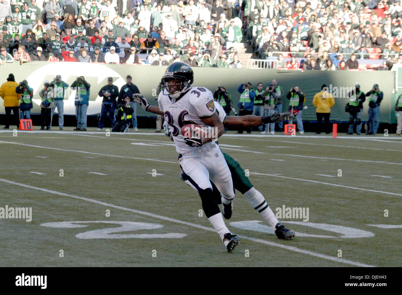 Nov 14, 2004; New York, NY, USA; NFL Football - NY Jets vs Baltimore Ravens  at Giant Stadium in New York City. Ravens won the game 20-17 Stock Photo -  Alamy