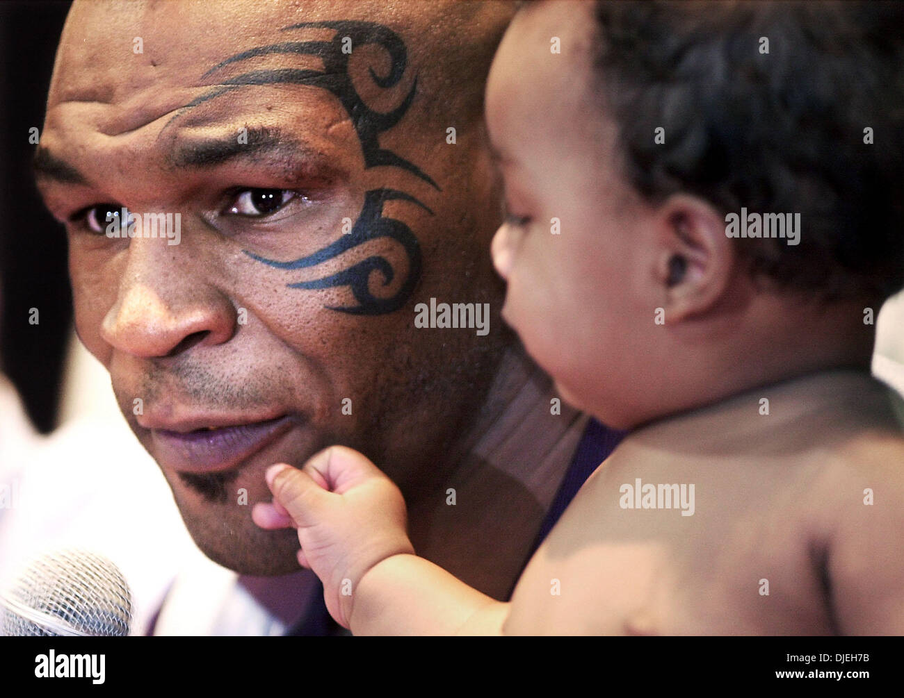 Mike tyson and miguel tyson hires stock photography and images Alamy Mike tyson and miguel tyson hires stock photography and images Alamy