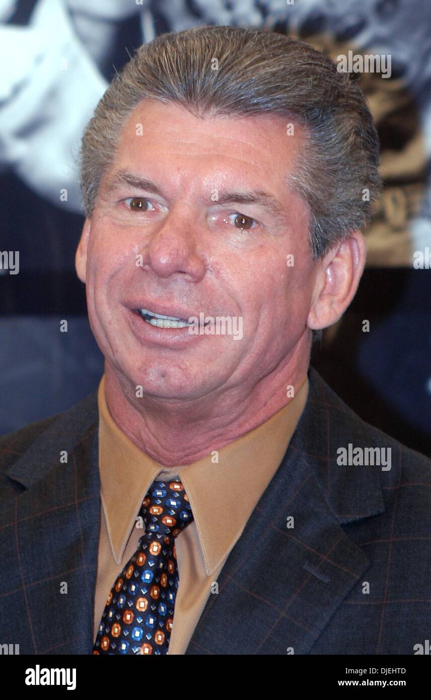 Sep 18, 2003 - New York, New York, USA - Wrestling promoter VINCE MCMAHON at his ceremony for his induction into the Madison Square Garden Walk of Fame. (Credit Image: Â© Jeff Klein-KPA/Jeff Klein/ZUMA Press) Stock Photo