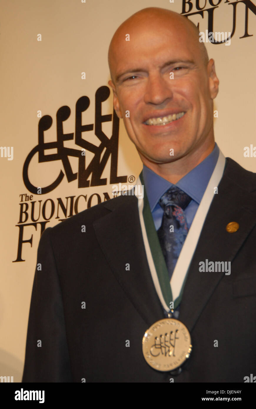 Sep 17, 2007 - New York, NY, USA - MARK MESSIER attending the 22nd Annual Great Sports Legends Dinner at the Waldorf in New York City. (Credit Image: © Jeffrey Geller/ZUMA Press) Stock Photo