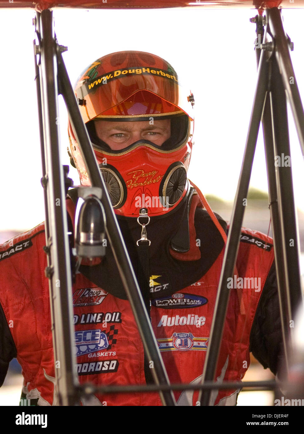 Oct 07, 2007 Dinwiddie, VA, USA DOUG HERBERT, NHRA Top Fuel driver