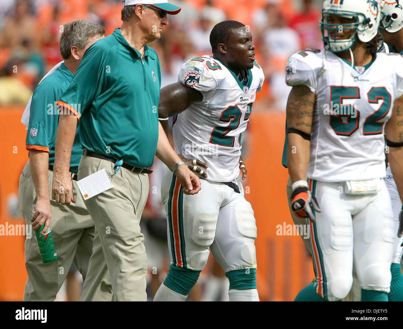 Miami Dolphins #23 Running Back Ronnie Brown. The Miami Dolphins defeated  the New York Jets 30-25 at Giants Stadium Rutherford, NJ. (Credit Image: ©  Anthony Gruppuso/Southcreek Global/ZUMApress.com Stock Photo - Alamy