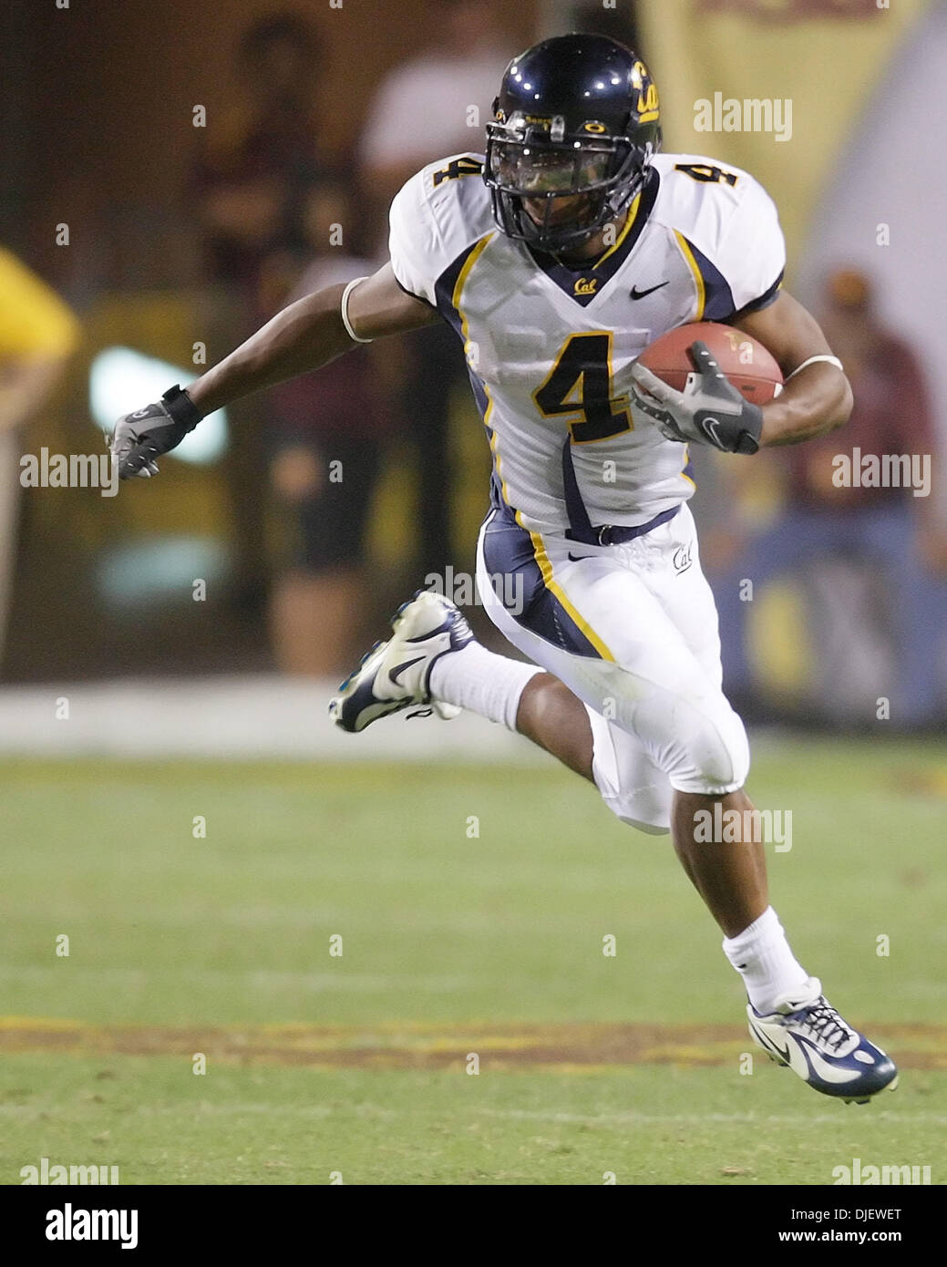 October 27 , 2007 - Tempe, AZ ..Jahvid Best #4 of the California Golden Bears in action against the Arizona State Sun Devils at Sun Devil Stadium in Tempe, Arizona. Max Simbron/CSM..The Sun Devils defeated the Golden Bears 31-20 (Credit Image: © Max Simbron/Cal Sport Media) Stock Photo