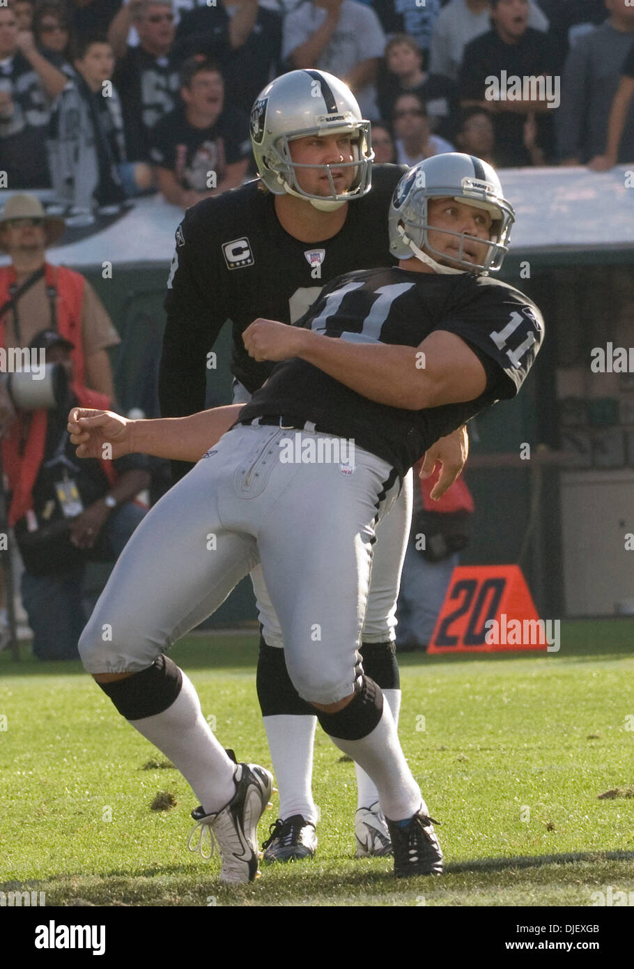 Nfl field goal kick hires stock photography and images Alamy