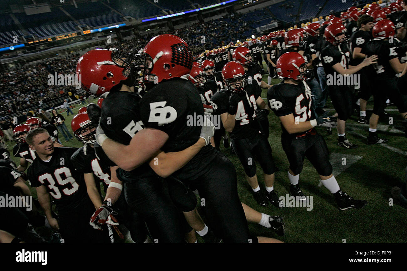 Nov 23, 2007 - Minneapolis, Minnesota, USA - Eden Prairie players celebrated their 50-21 victory over Cretin-Derham Hall in the Class 5A Championship game of the 2007 Minnesota State High School State Football Tournament at the Metrodome Friday, November 23.   (Credit Image: © Jim Gehrz/Minneapolis Star Tribune/ZUMA Press) RESTRICTIONS: USA Tabloids RIGHTS OUT! Stock Photo