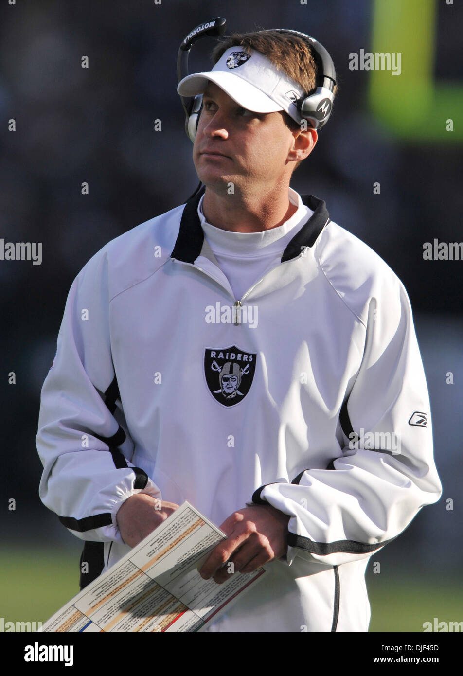 Oakland Raiders' head coach Lane Kiffin glances at the scoreboard while playing the San Diego Chargers in the 2nd quarter of their game on Sunday, December 29, 2007 at McAfee Coliseum in Oakland, Calif. (Jose Carlos Fajardo/Contra Costa Times/ZUMA Press). Stock Photo