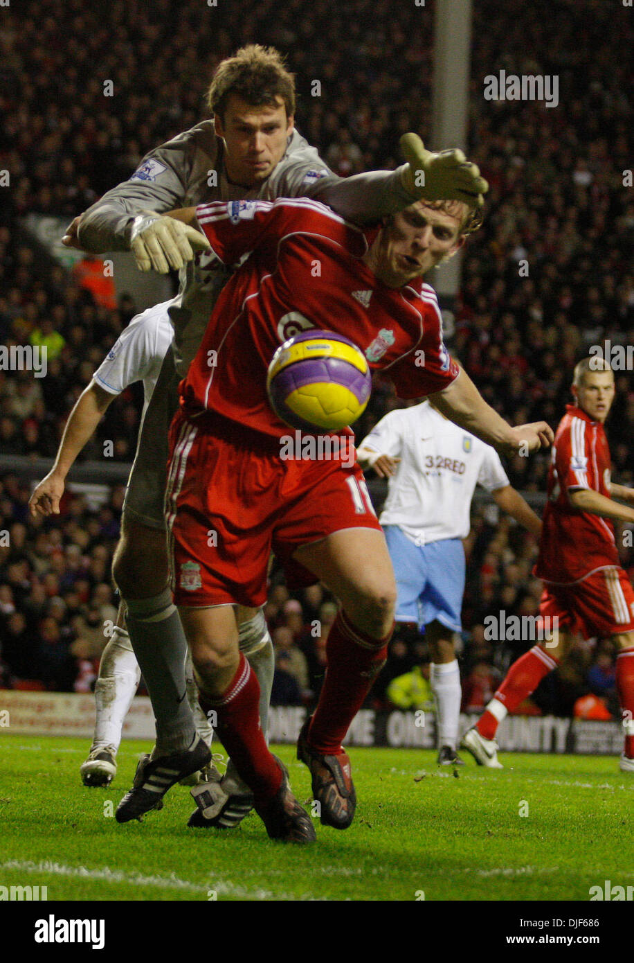 Liverpool's Dirk Kuyt tussles with Stuart Taylor of Aston Villa (Credit Image: © PHOTOGRAPHER/Cal Sport Media) Stock Photo