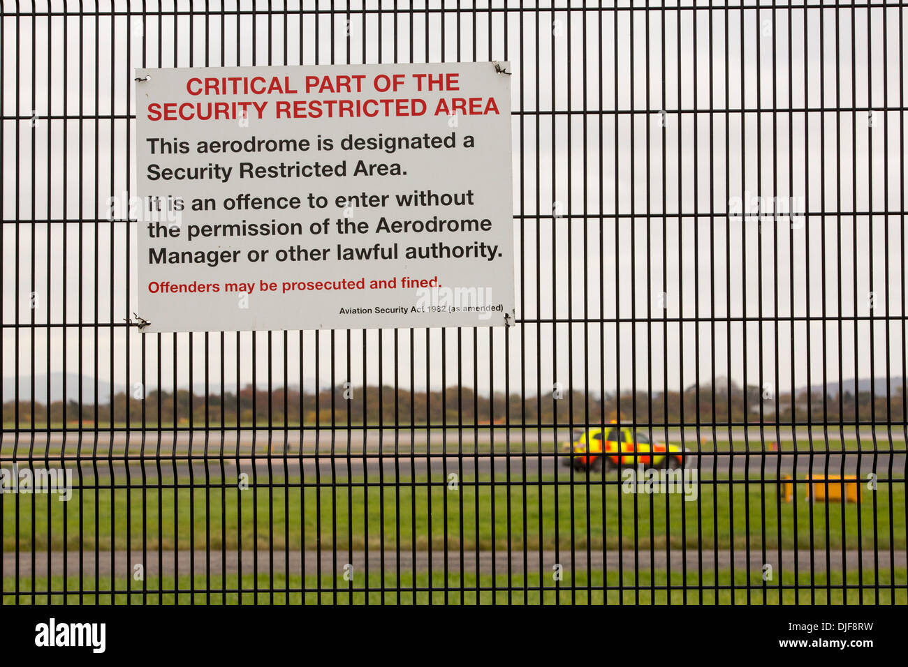 Security Restricted Area Airport High Resolution Stock Photography and Images Alamy