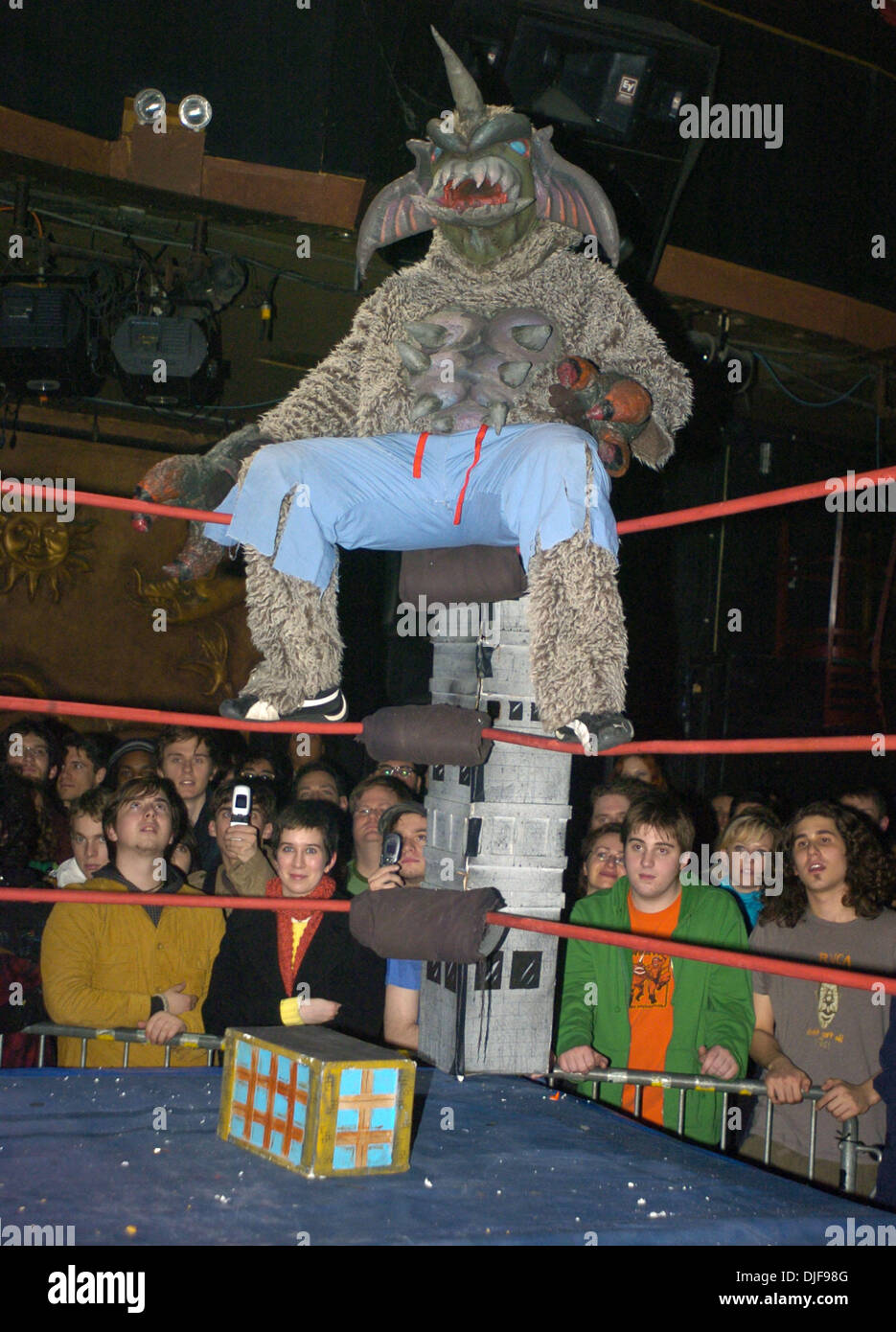 Dusto Bunny – Kaiju Big Battel