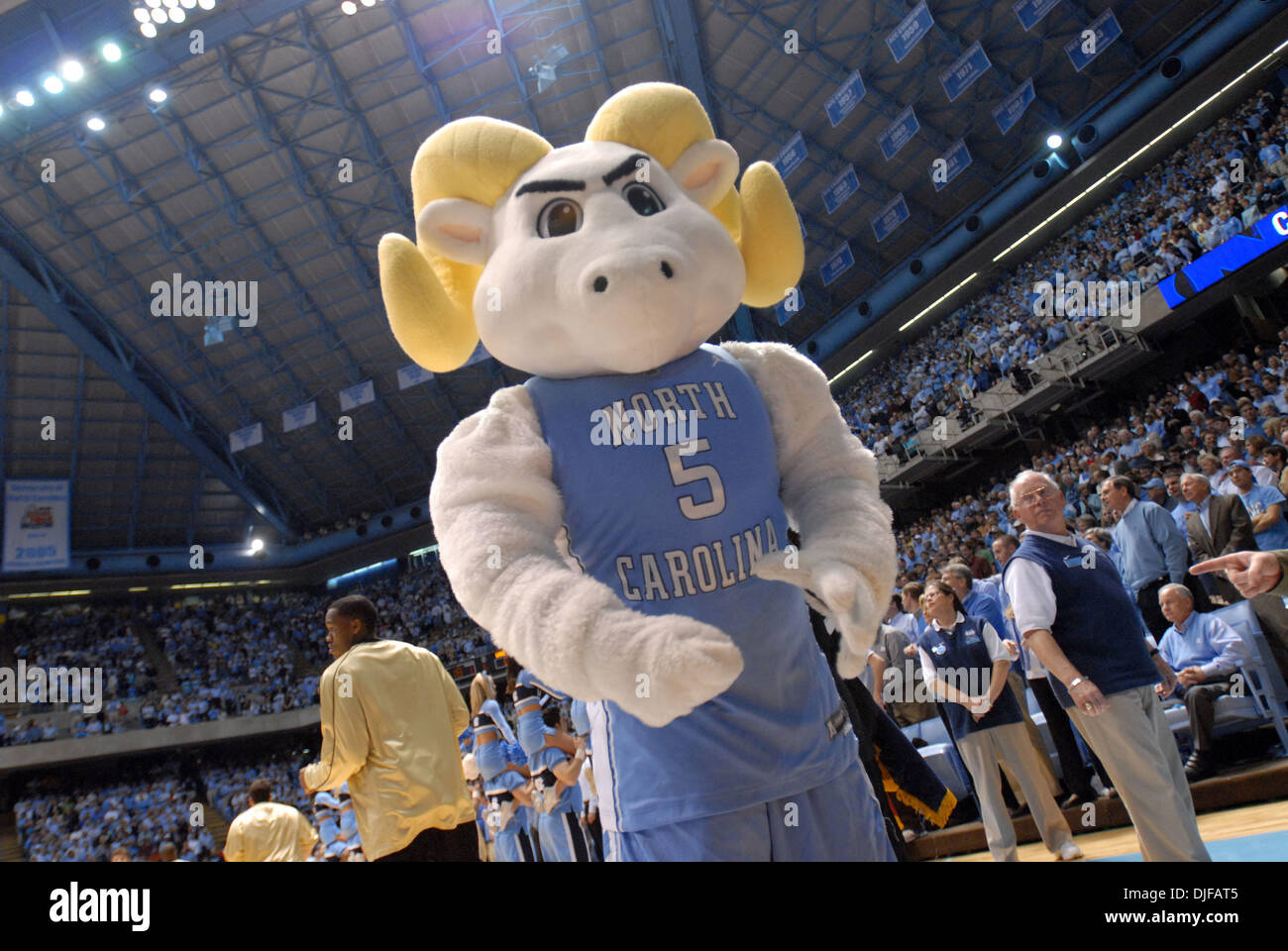 College basketball mascot hi-res stock photography and images - Alamy