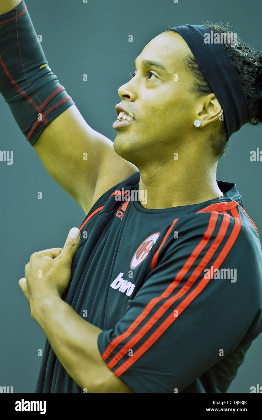 AC Milan's forward Ronaldo (Ronaldinho) De Assis Moreira(#80) waves to fans before play of the friendly FIFA exhibition game between AC Milan and the Montreal Imapct played at the Olympic Stadium in Montreal, Canada. (Credit Image: © Leon Switzer/Southcreek Global/ZUMApress.com) Stock Photo