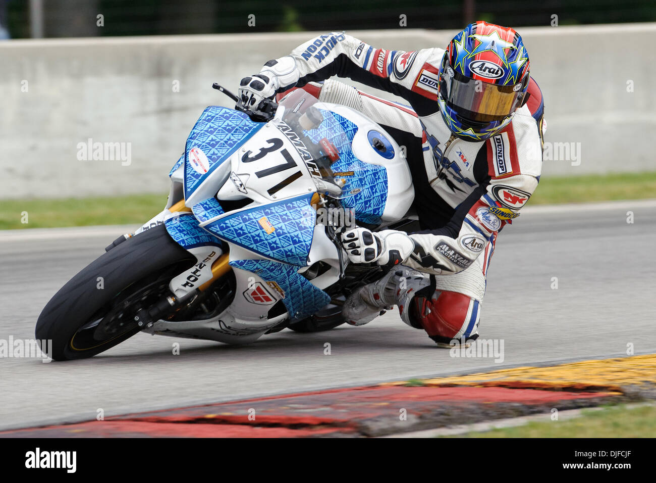 Jimmy Wood (371) on his Jimmy Wood Racing Kawasaki ZX-6R