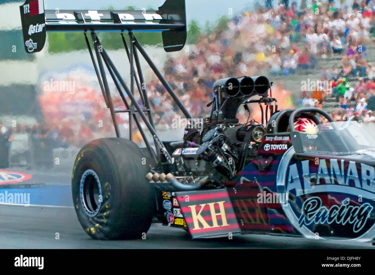 Larry Dixon in the AlAnabi Racing Dragster during quaifying at the