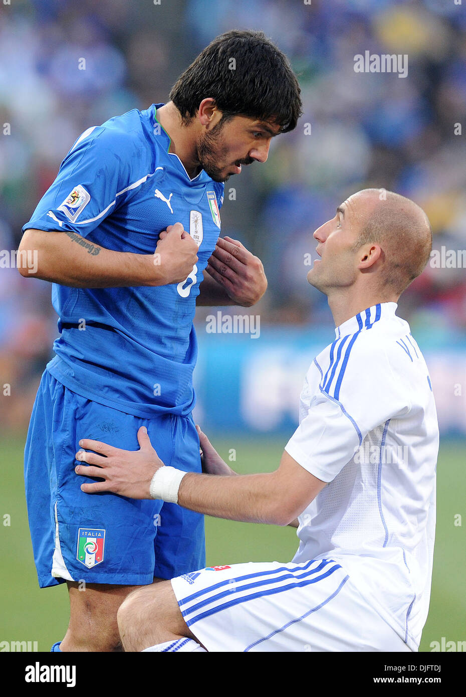 June 24 10 Johannesburg South Africa Gennaro Gattuso Of Italy Speaks With Robert Vittek Of Slovakia During The 10 Fifa World Cup Soccer Match Between Slovakia And Italy At Ellis