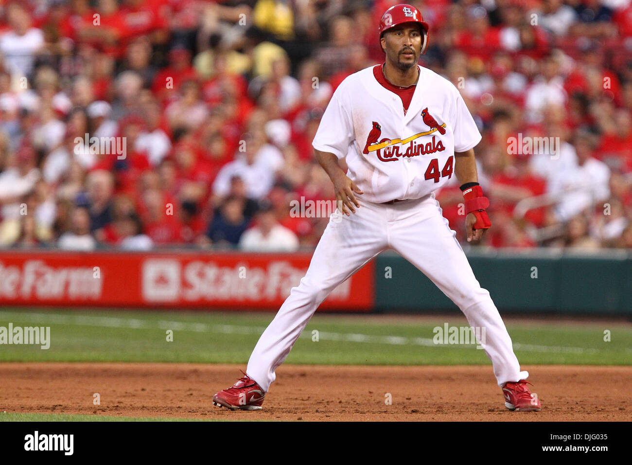 St. Louis Cardinals center fielder Randy Winn (44) takes long lead off  first base during the Cardinals game against the Arizona Diamondbacks on  Tuesday at Busch Stadium in St. Louis, Missouri. (Credit