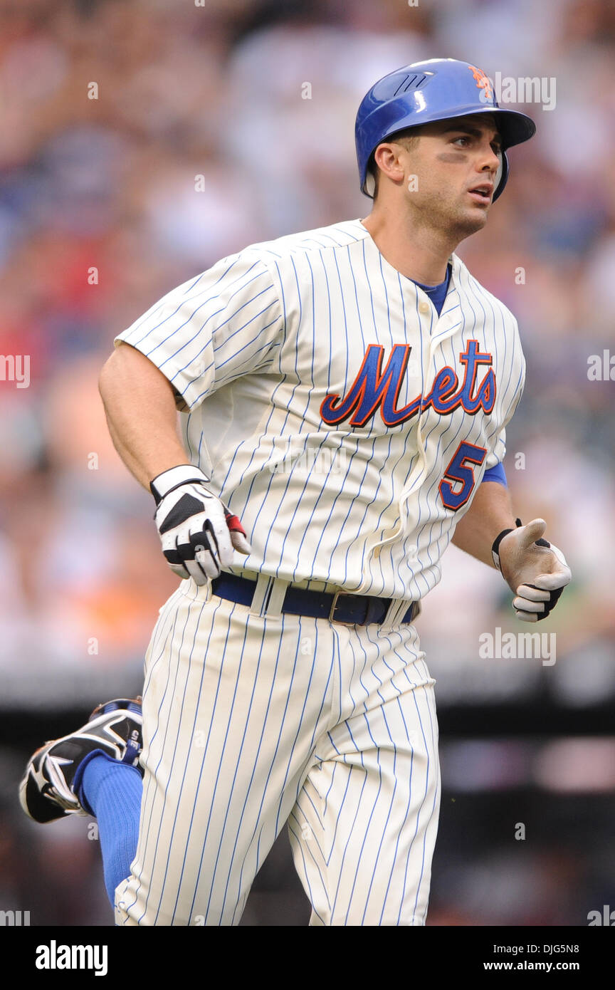 10 July, 2010 New York Mets third baseman David Wright (5) runs the