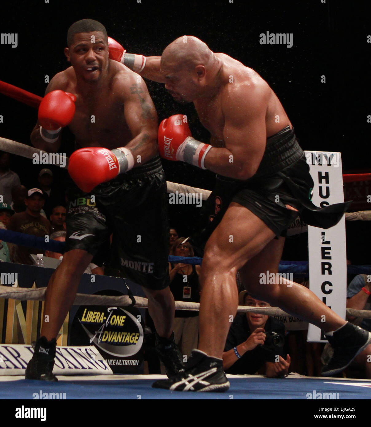 Jul 17 10 Atlantic City New Jersey United States David Tua Black W White Trim Skort Trunks Vs Monte Barrett Black Trunks With 2 Gunz On Band In Action Jul 17 10 Atlantic City New Jersey United States David Tua Black W White Trim Skort Trunks Vs Monte Barrett Black Trunks With 2 Gunz On Band In Action