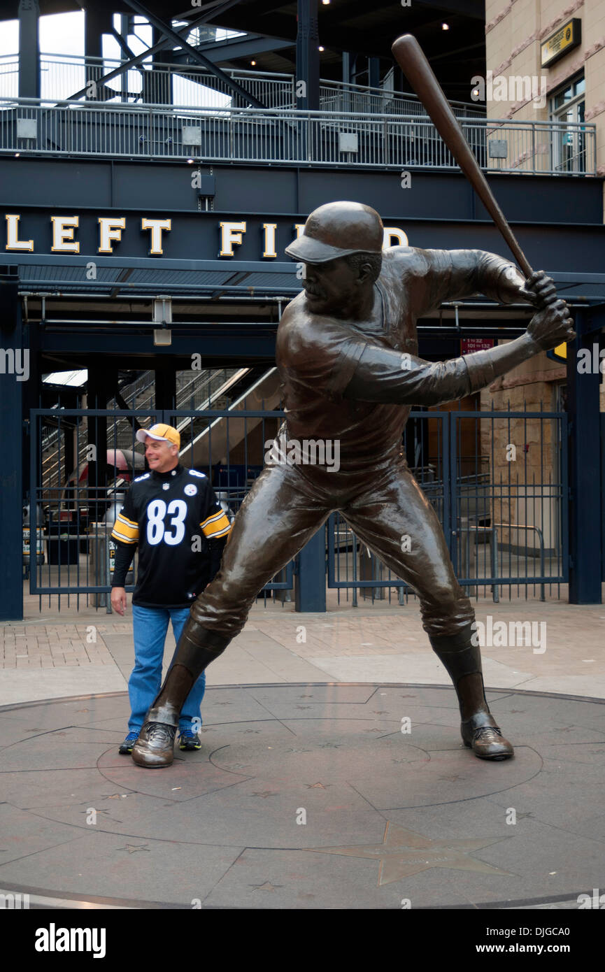 Willie stargell statue pirates pnc hires stock photography and images