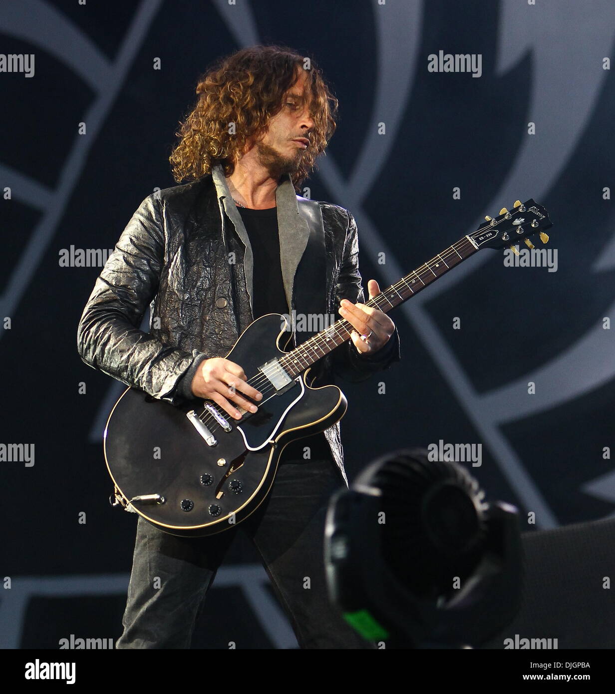 Chris Cornell Soundgarden performing live Hard Rock Calling in Hyde ...