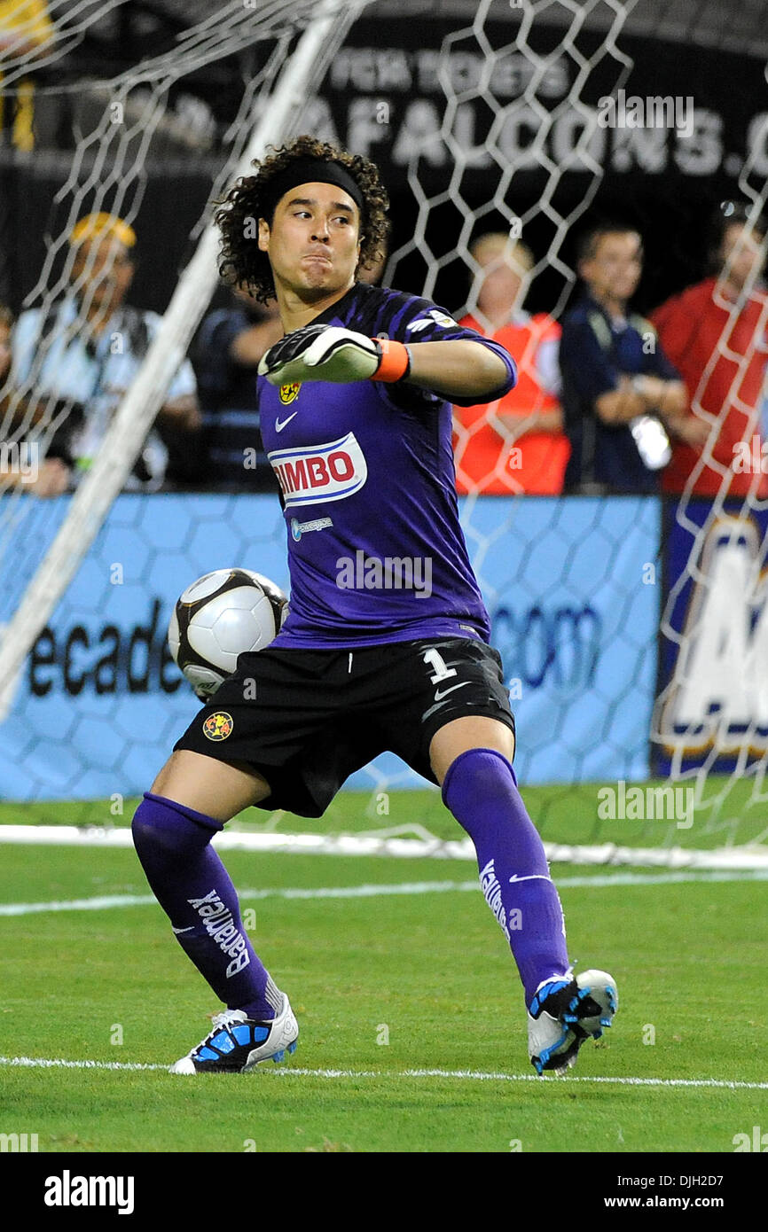 July 27, 2010 - Atlanta, Georgia, United States of America - 28 July 2010:  Club America goal keeper Francisco Guillermo Ochoa (1) puts the ball into play at the Georgia Dome in Atlanta, Georgia.  Final Score;  .Mandatory Credit: Marty Bingham / Southcreek Global (Credit Image: © Southcreek Global/ZUMApress.com) Stock Photo