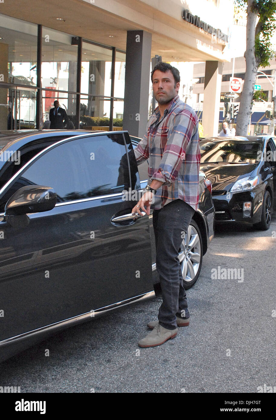 Ben Affleck arrives at E Baldi in Beverly Hills to have lunch with his