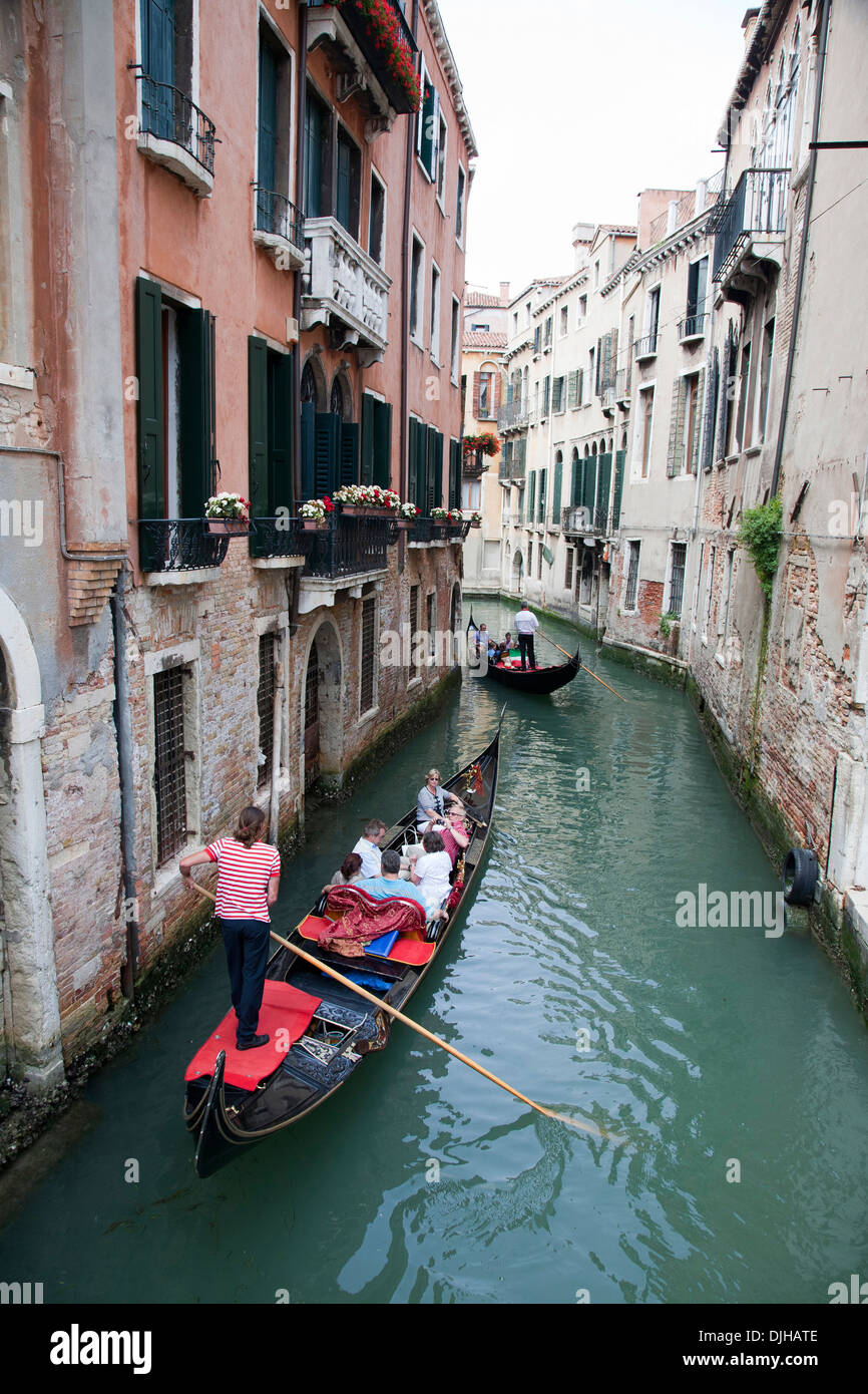 Venice canal gondola hi-res stock photography and images - Alamy