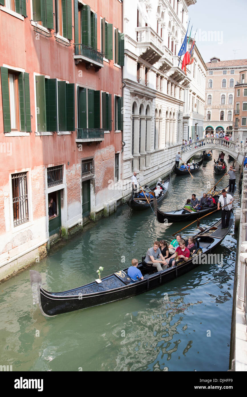 Gondolas canal venice veneto hi-res stock photography and images - Alamy