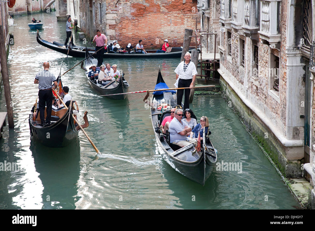 Gondolas canal venice veneto hi-res stock photography and images - Alamy