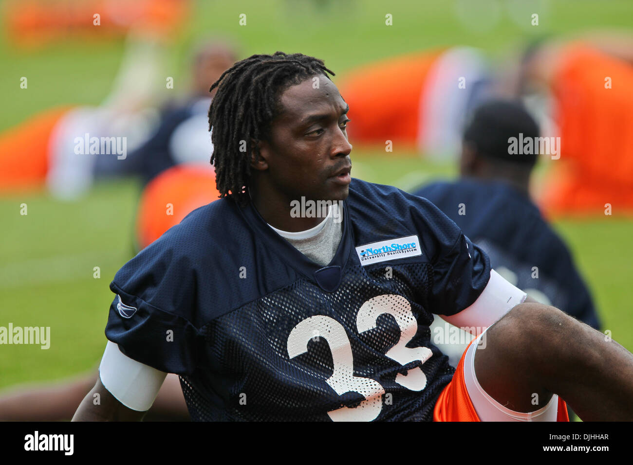 Chicago Bears tight end Kellen Davis (87) heads to the field for the  training camp practice at Olivet Nazarene University in Bourbonnais, IL.  (Credit Image: © John Rowland/Southcreek Global/ZUMApress.com Stock Photo 