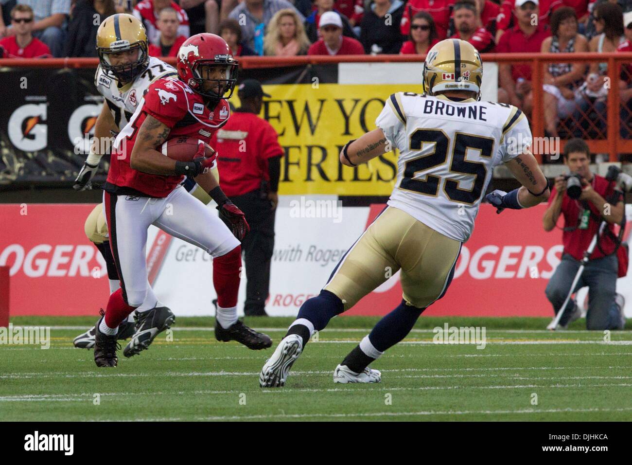 July 31, 2010 - Calgary, Alberta, Canada - 31 July 2010: Calgary Stampeders receiver Deon Murphy (24) during a game against the Winnipeg Blue Bombers at McMahon Stadium in Calgary, Alberta. The Stamps lead the Bombers 17-8 at half time..Mandatory Credit: Irena Thompson / Southcreek Global (Credit Image: Â© Southcreek Global/ZUMApress.com) Stock Photo