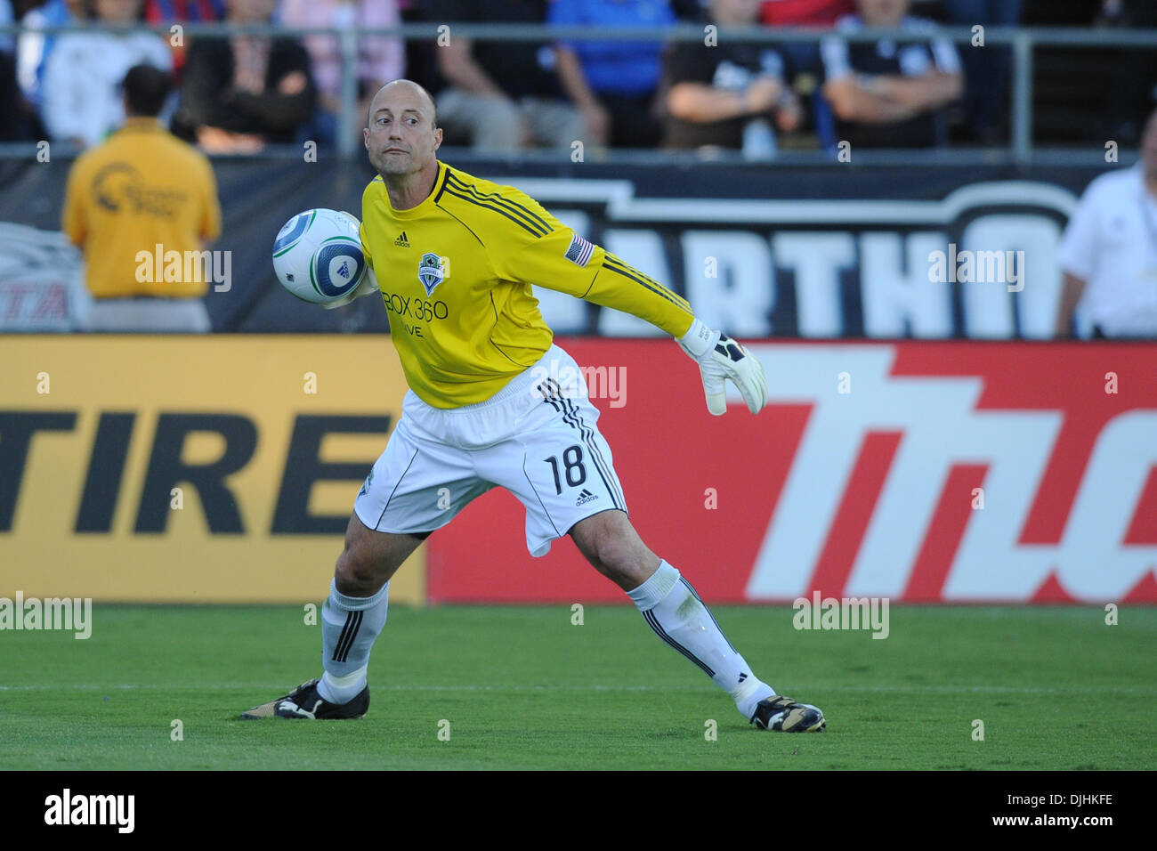 July 31, 2010 - Santa Clara, California, United States of America - 31 July 2010: Seattle Sounders GK Kasey Keller (18) distributes the ball during the MLS match between the San Jose Earthquakes and Seattle Sounders at Buck Shaw Stadium in Santa Clara, CA.  The visiting Sounders won 1-0 and picked up the second annual Heritage Cup..Mandatory Credit: Matt Cohen / Southcreek Global ( Stock Photo