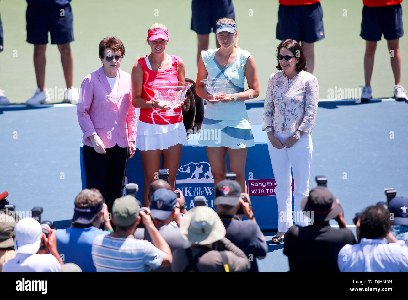 Former tennis player Billie Jean King (C) is joined by cast