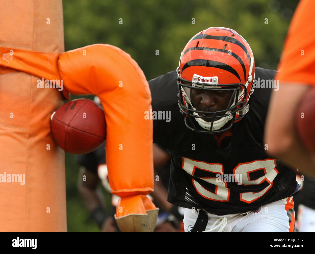 Cincinnati Bengals linebacker Brandon Johnson (59) goes through a tackling  drill at Bengals training camp in Georgetown Ky. (Credit Image: © Wayne  Litmer/Southcreek Global/ZUMApress.com Stock Photo - Alamy