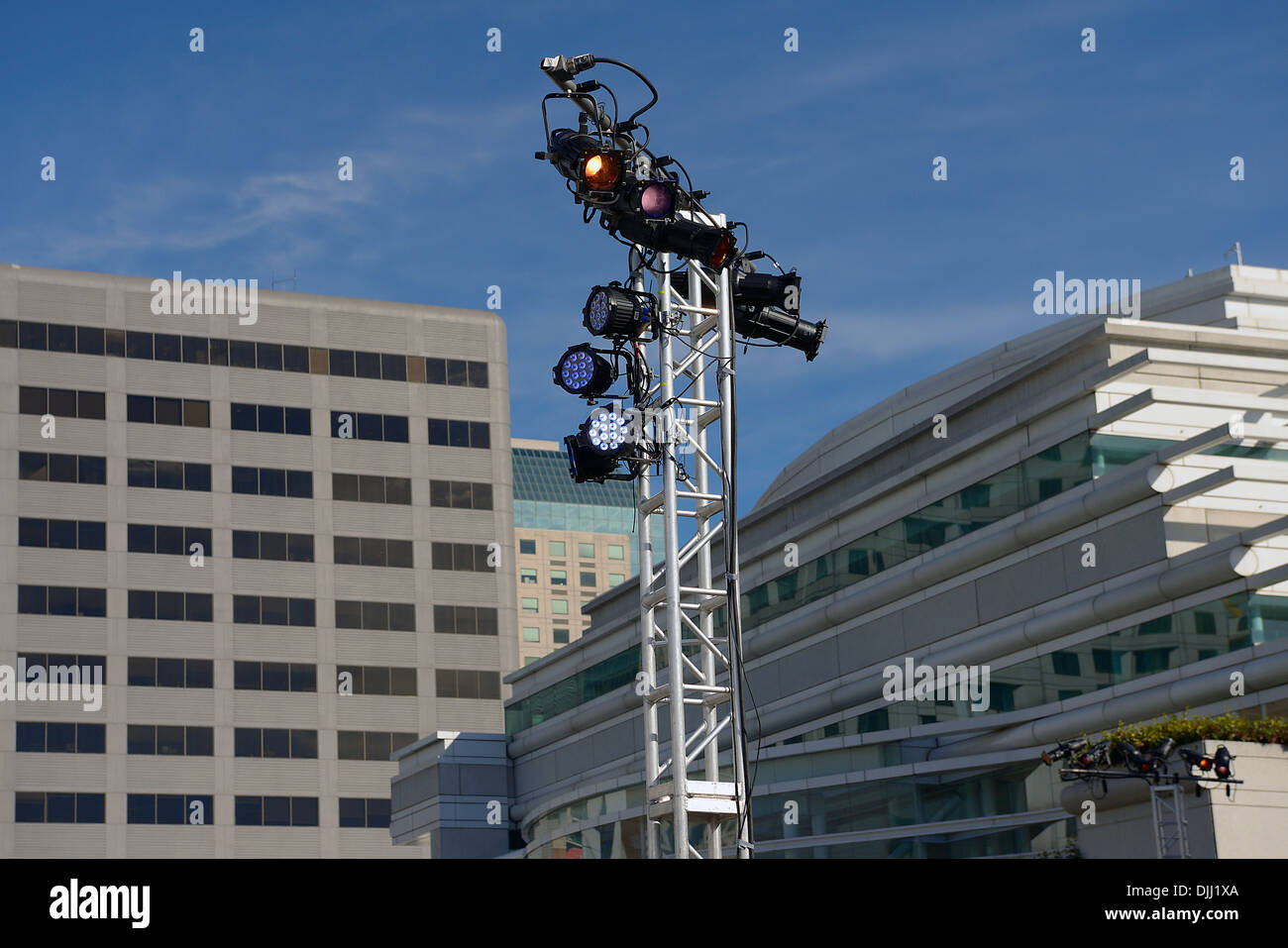 Drama lighting rig hires stock photography and images Alamy