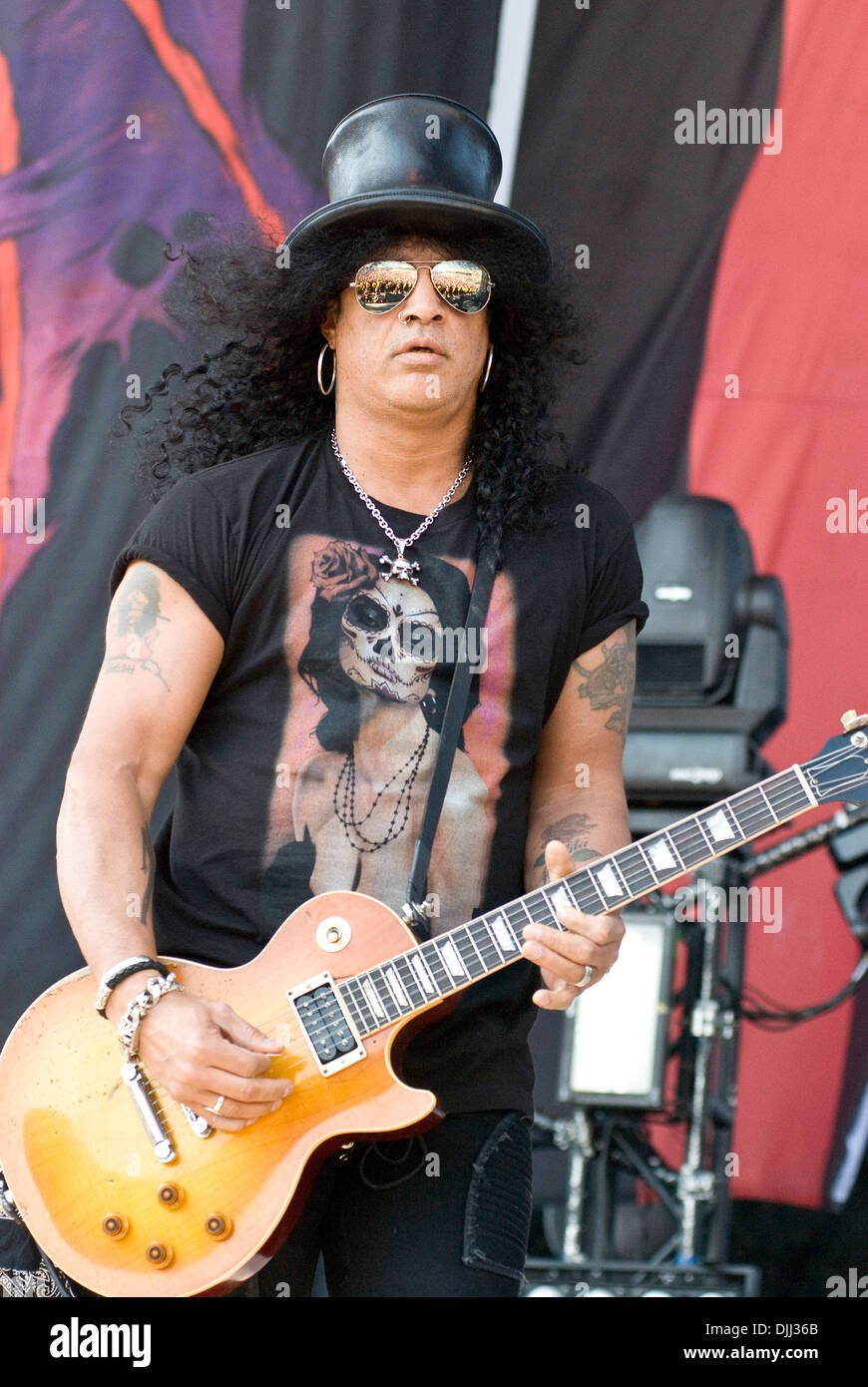 Slash Featuring Myles Kennedy And The Conspirators – 2011