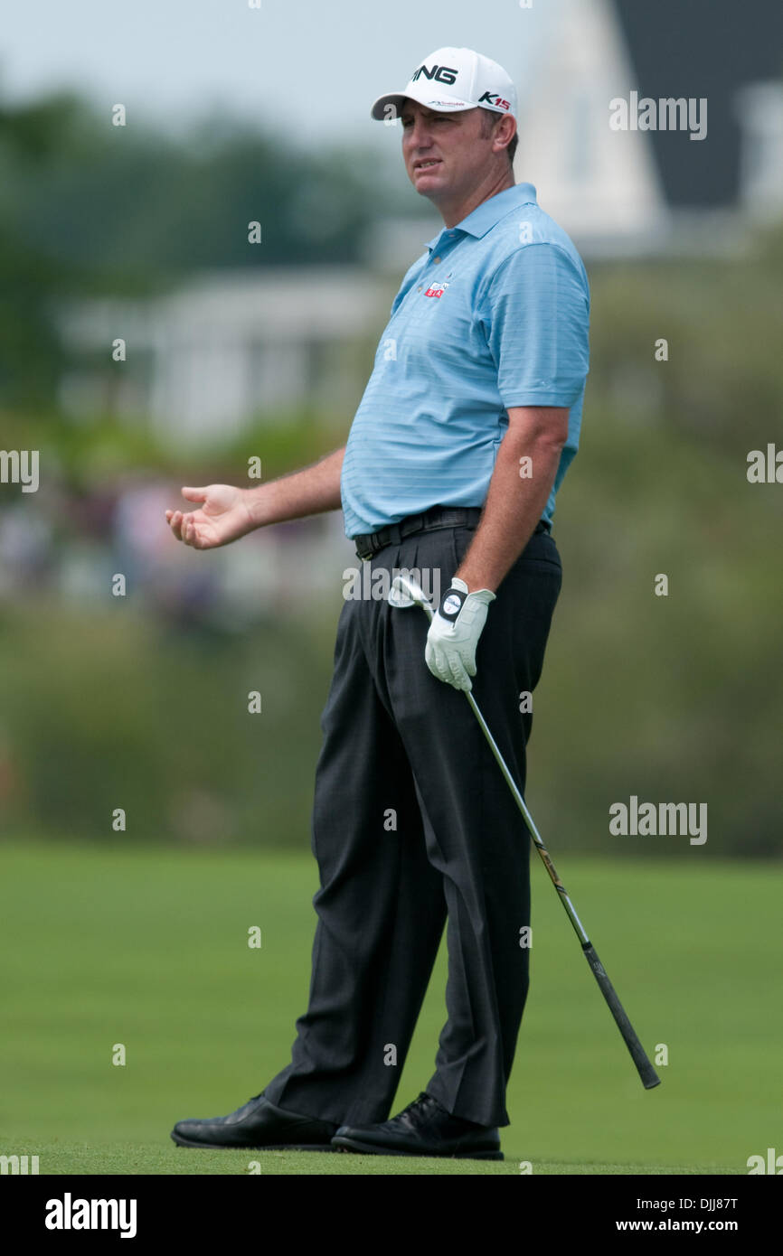 August 8, 2010: Professional golfer BILL LUNDE, questions the results of an iron shot while winning the 2010 Turning Stone Resort Championship played at the Atunyote Golf Club in Vernon, New York. (Credit Image: © Mark Konezny/Southcreek Global/ZUMApress.com) Stock Photo